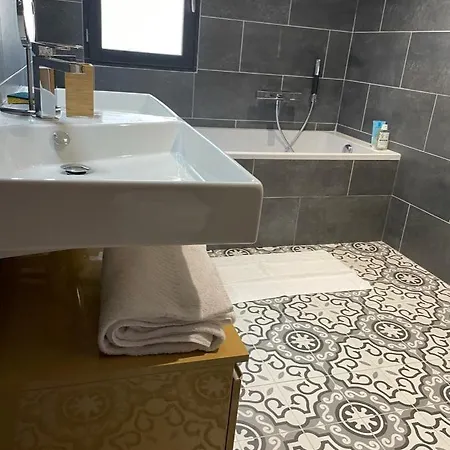 Bellevue, Neuve, 6 Pax, Pisc. Chauffee Brando